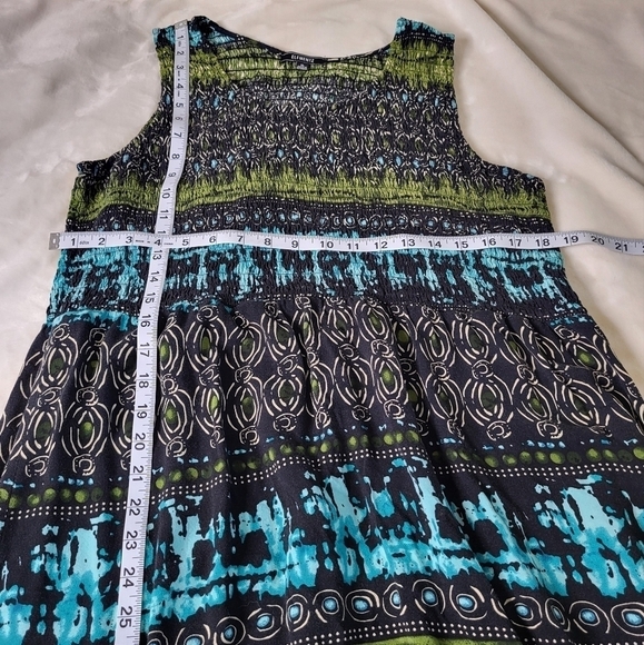 Long Flowy Summer Dress. Black, Blue, Green, White. XL. Strechy on top. - Picture 12 of 12